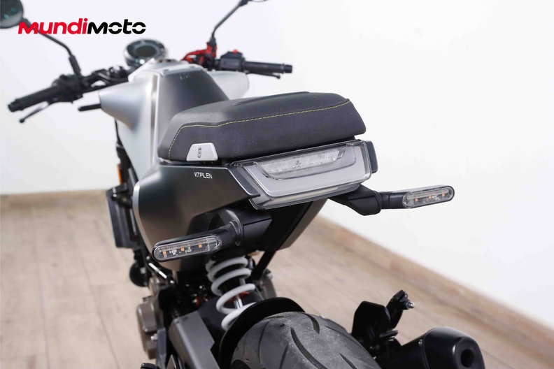 Motorbike image 8