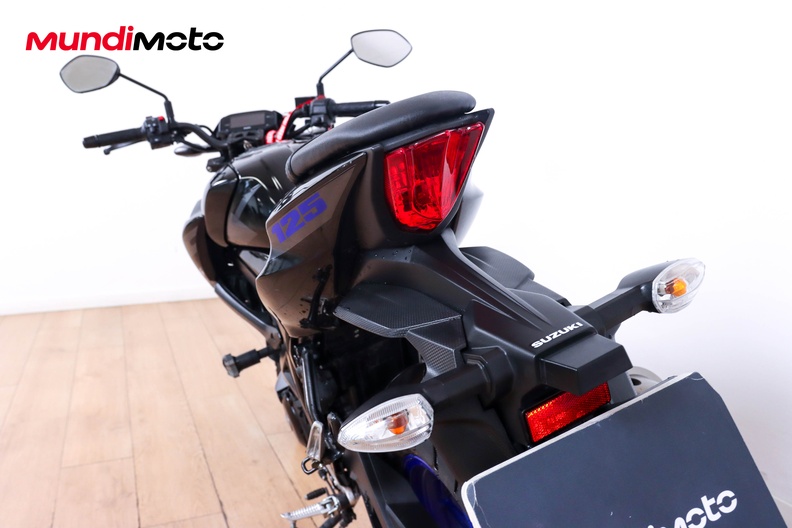Motorbike image 9