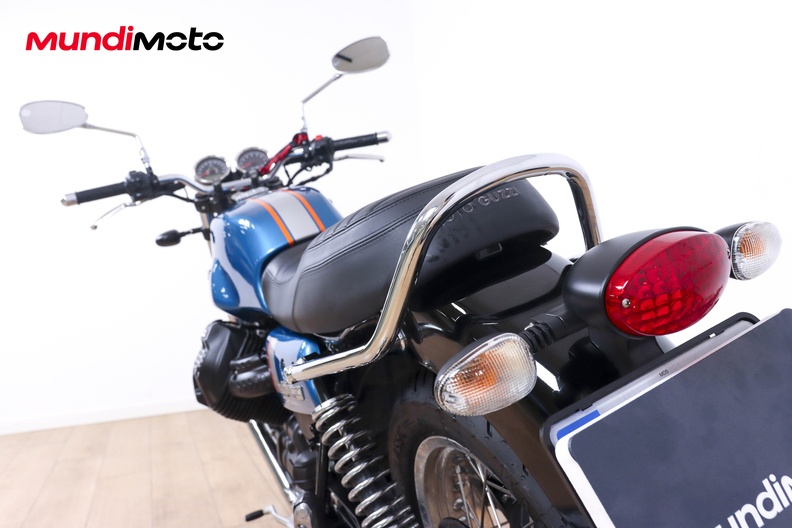 Motorbike image 9
