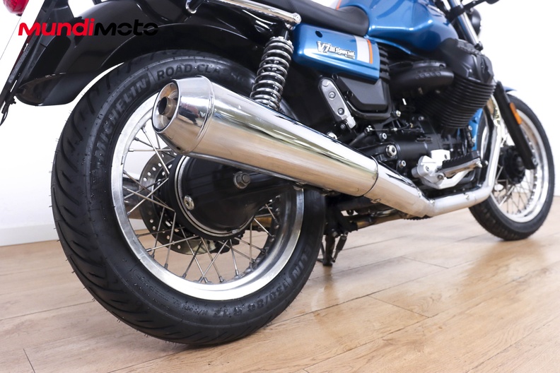Motorbike image 3