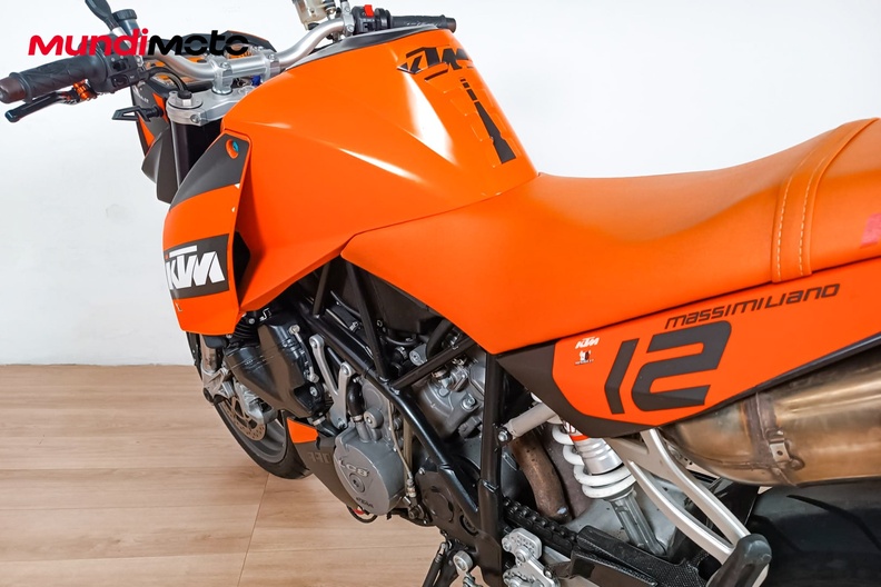 Motorbike image 8