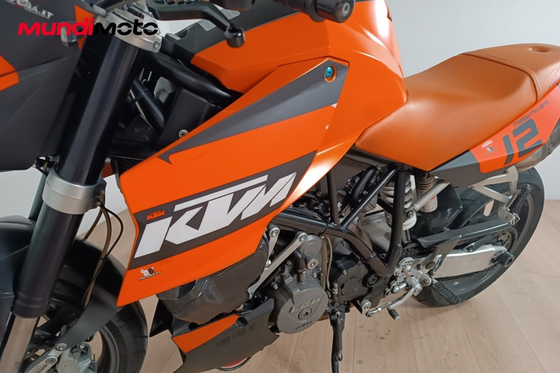 Motorbike image 9