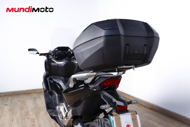 Motorbike image 9