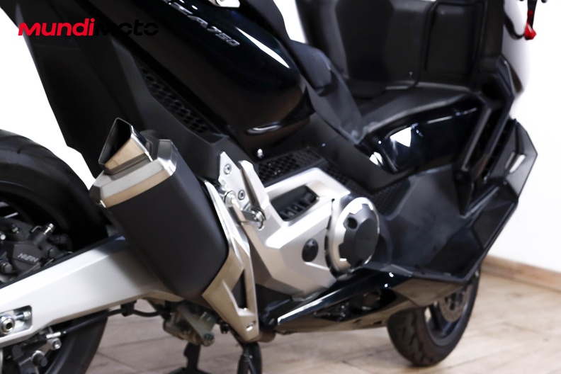 Motorbike image 3