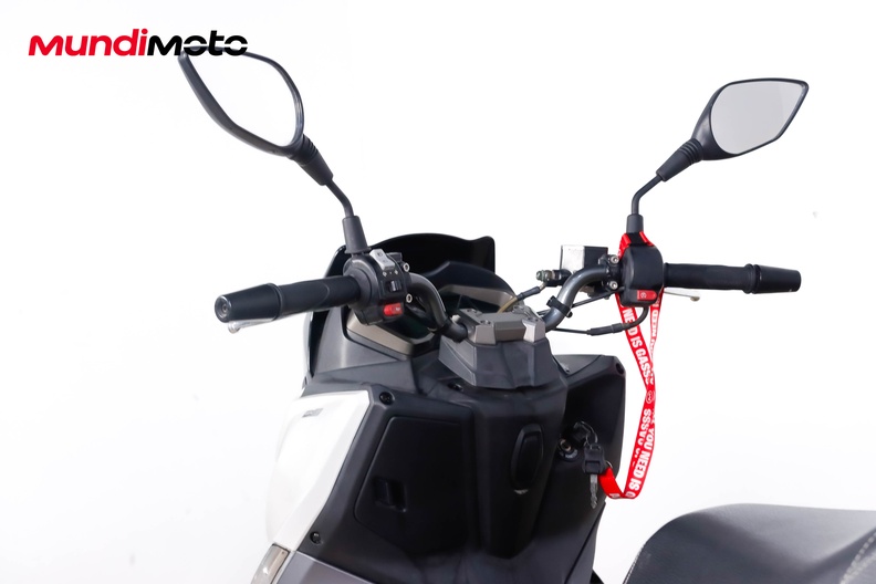 Motorbike image 10