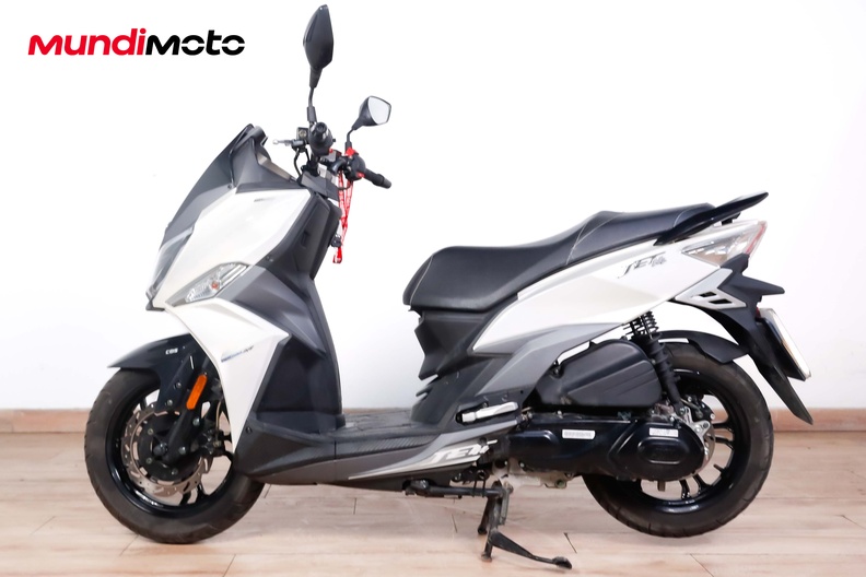 Motorbike image 5