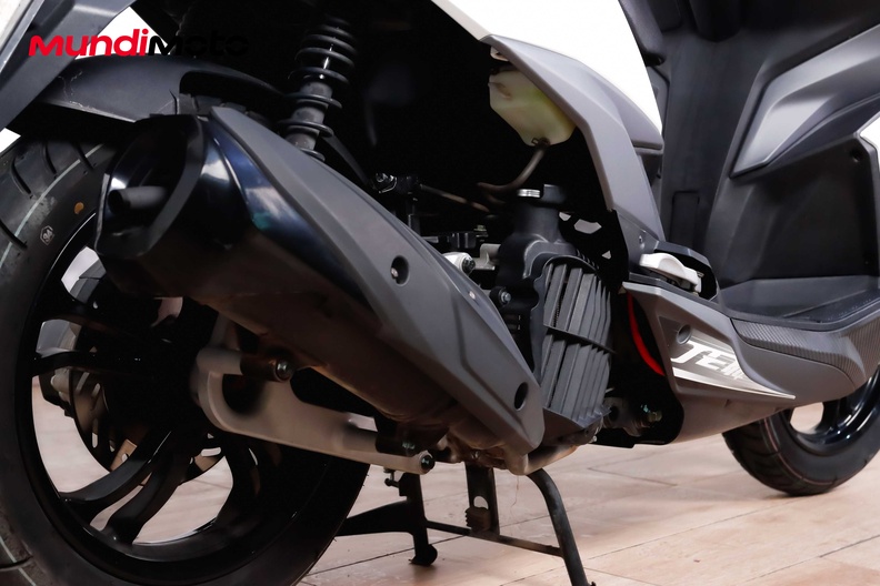 Motorbike image 3
