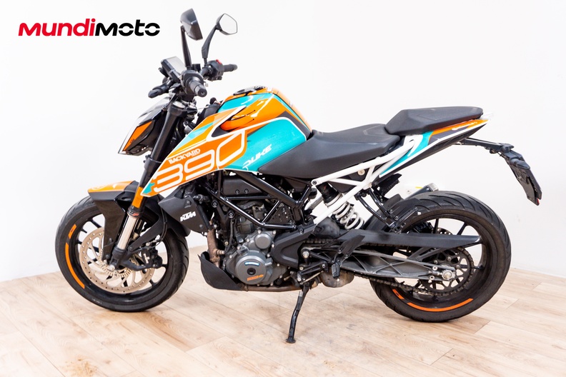Motorbike image 5