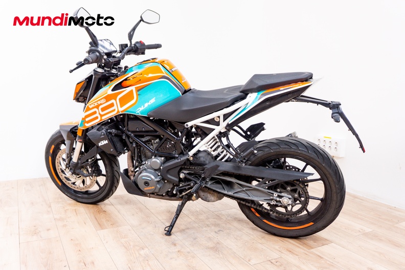 Motorbike image 7