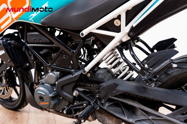 Motorbike image 8