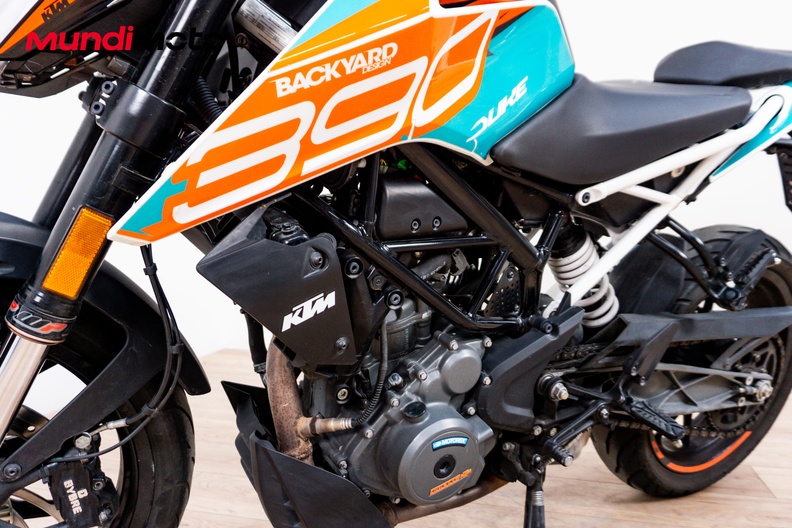 Motorbike image 9