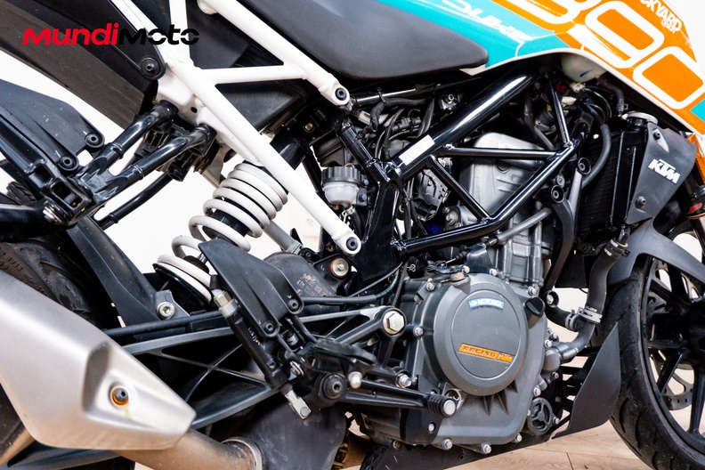 Motorbike image 3