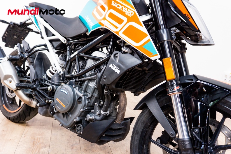 Motorbike image 4