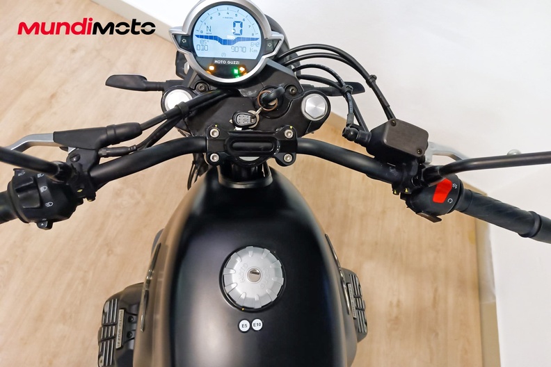 Motorbike image 10
