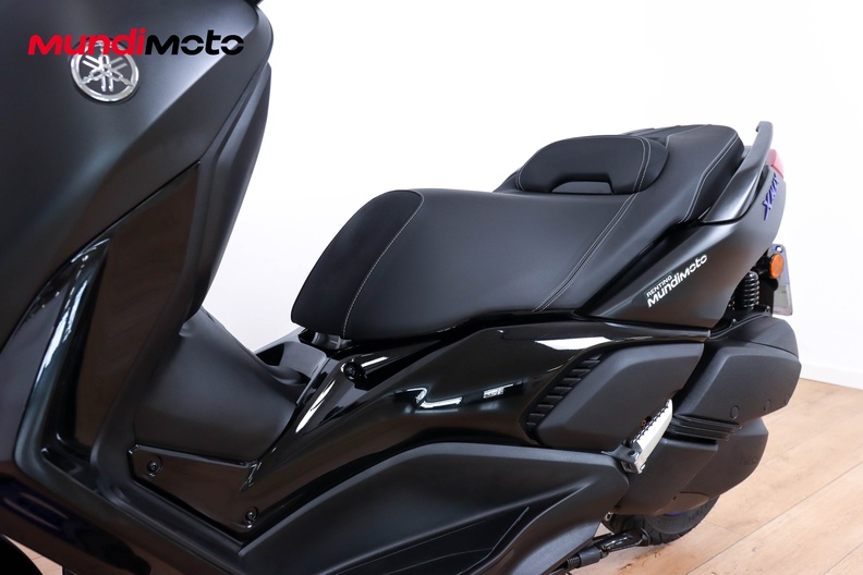 Motorbike image 9