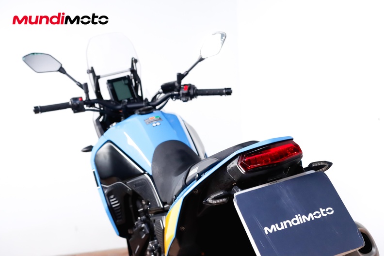 Motorbike image 9