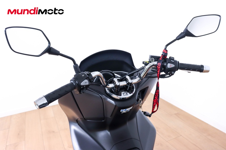 Motorbike image 10