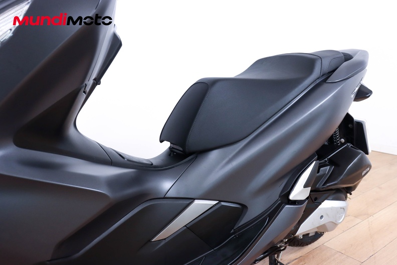Motorbike image 8