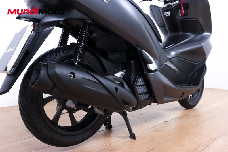 Motorbike image 3
