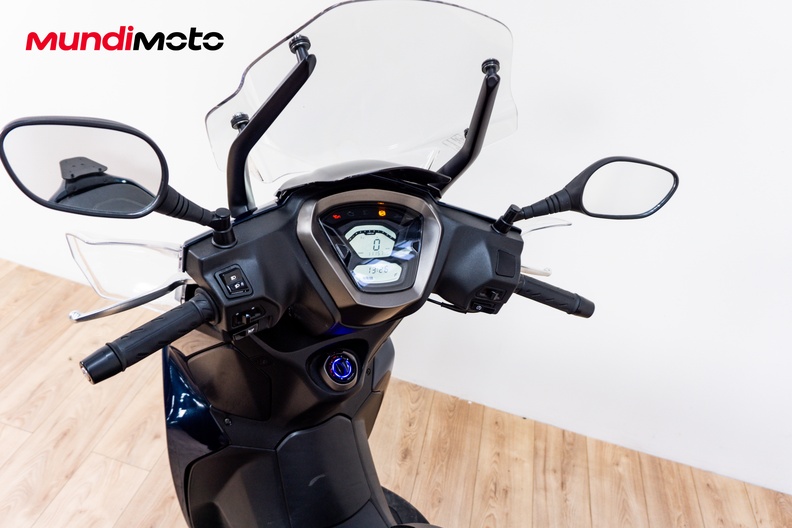 Motorbike image 10