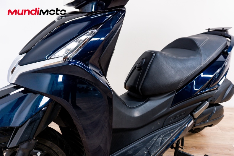 Motorbike image 9