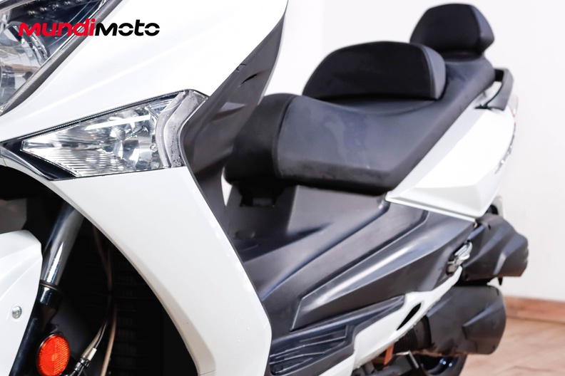 Motorbike image 8