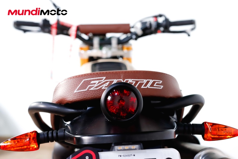 Motorbike image 9
