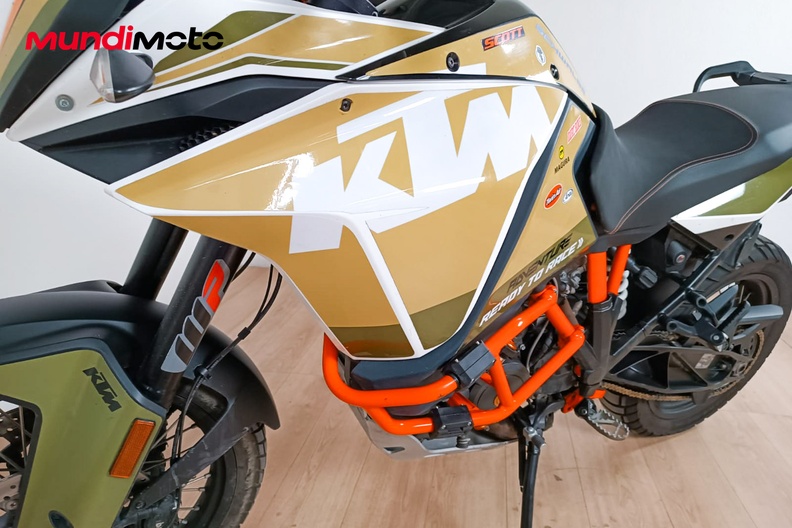Motorbike image 9