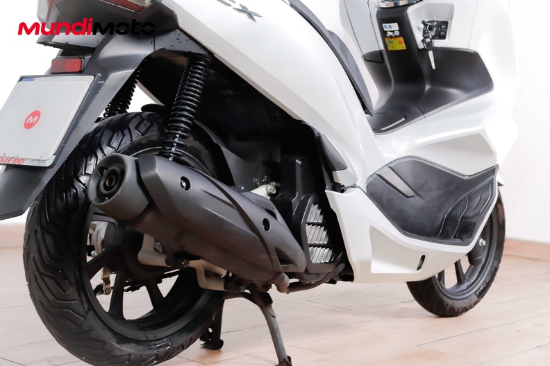 Motorbike image 3