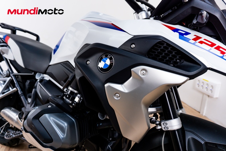 Motorbike image 4