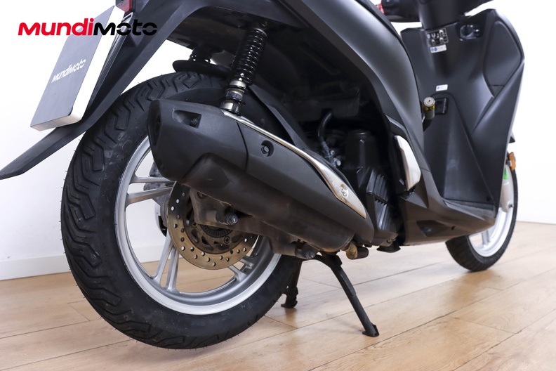 Motorbike image 3