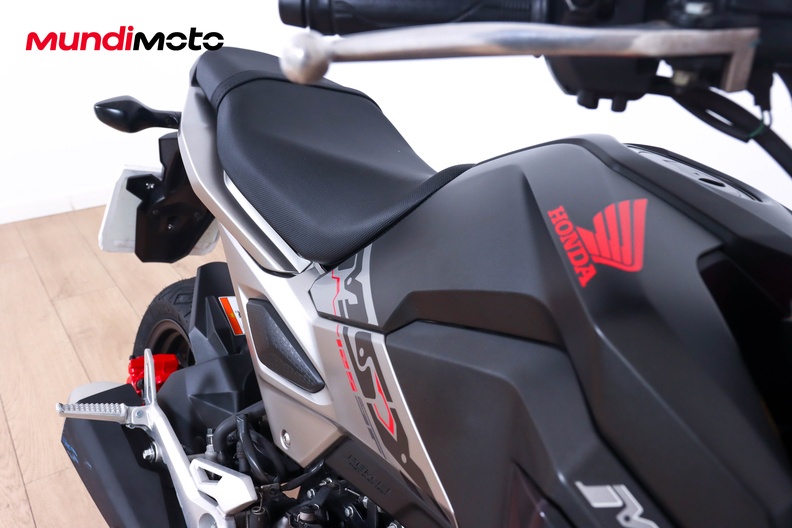 Motorbike image 12
