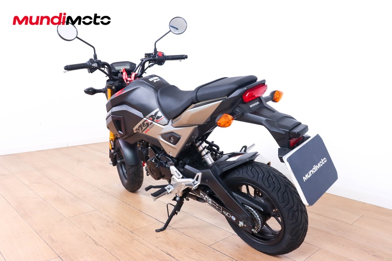 Motorbike image 6