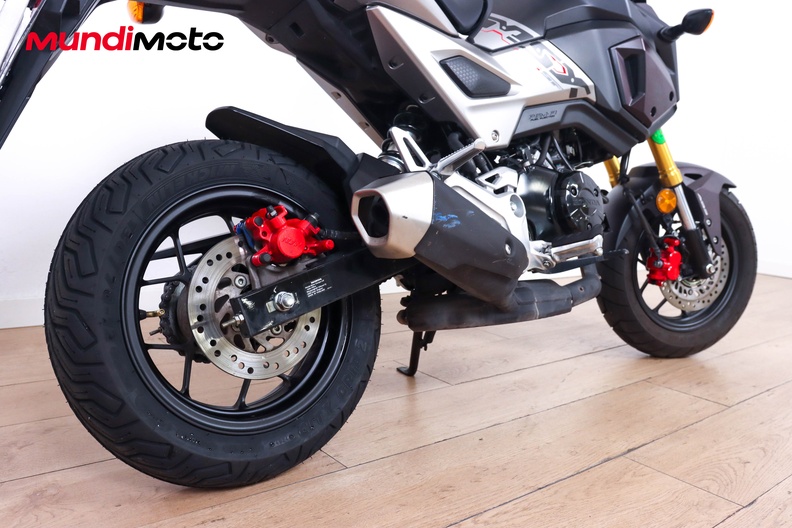 Motorbike image 3