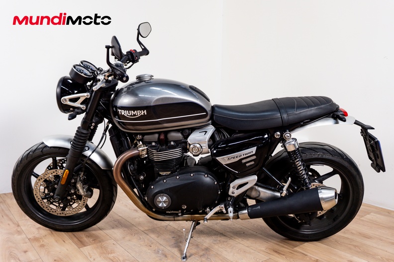 Motorbike image 5