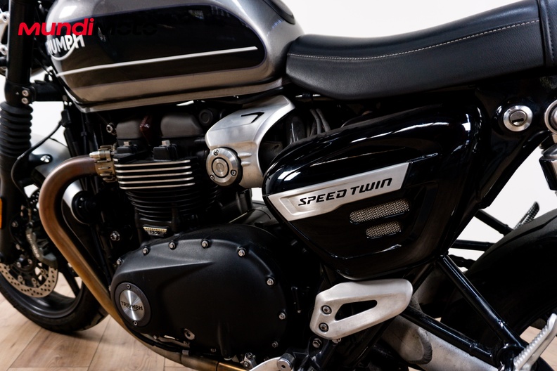 Motorbike image 8