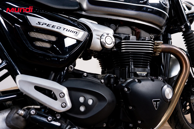 Motorbike image 3