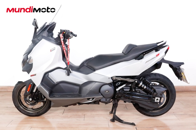 Motorbike image 5