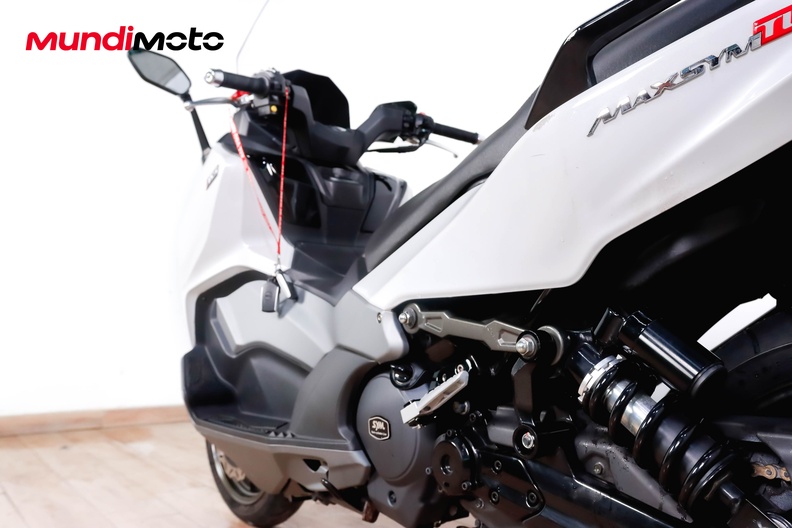 Motorbike image 9
