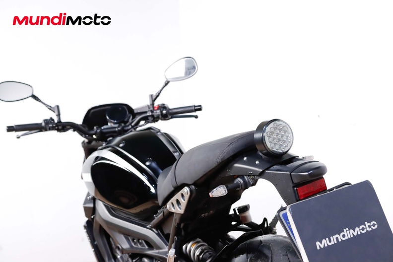 Motorbike image 9