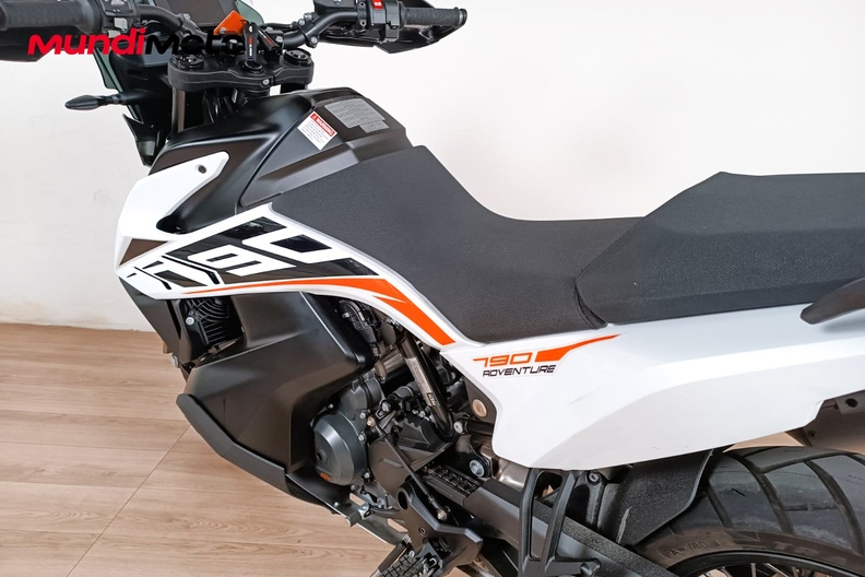 Motorbike image 8