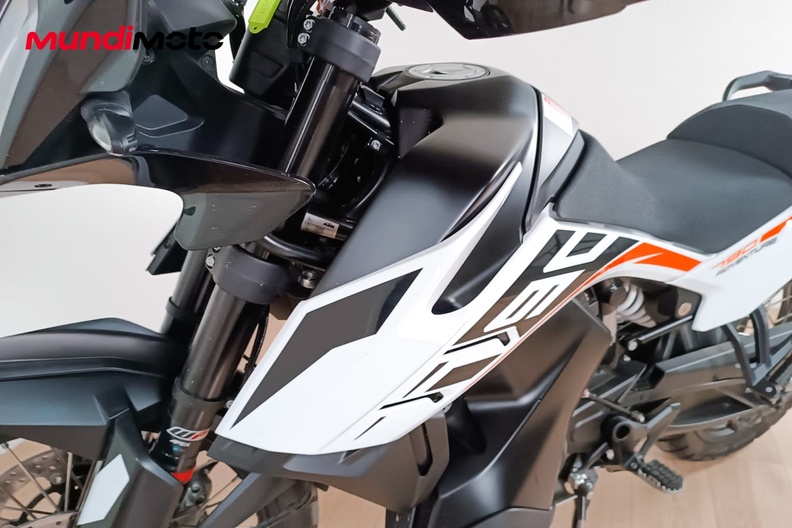 Motorbike image 9