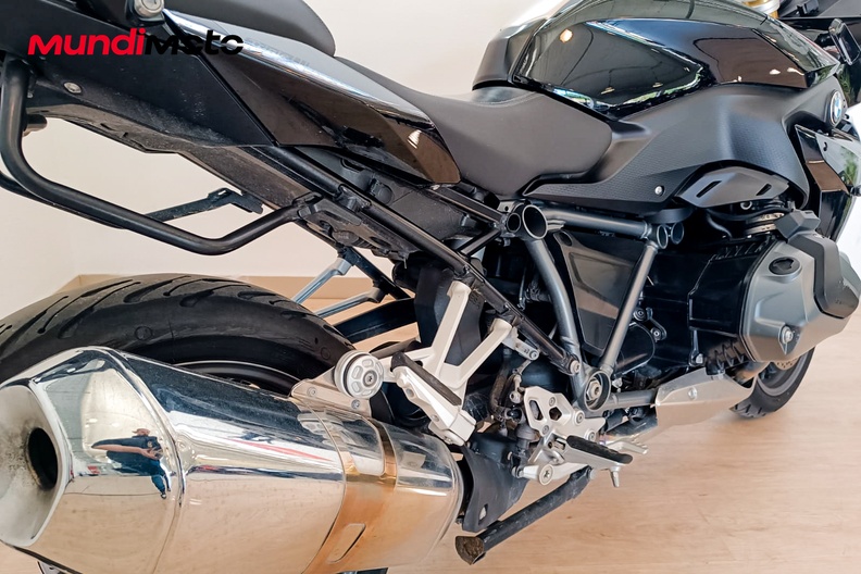 Motorbike image 3