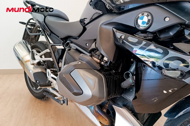 Motorbike image 4