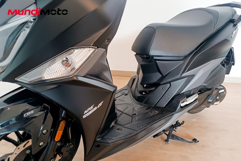 Motorbike image 9