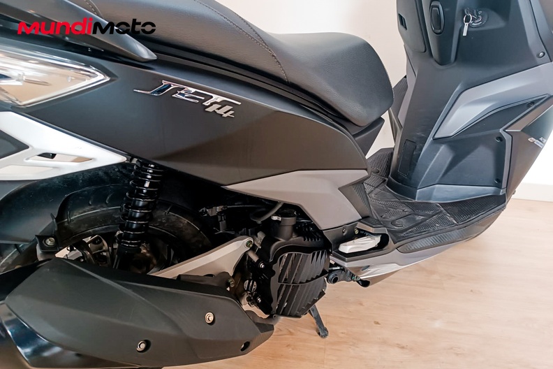 Motorbike image 3
