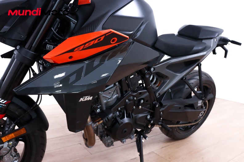 Motorbike image 9