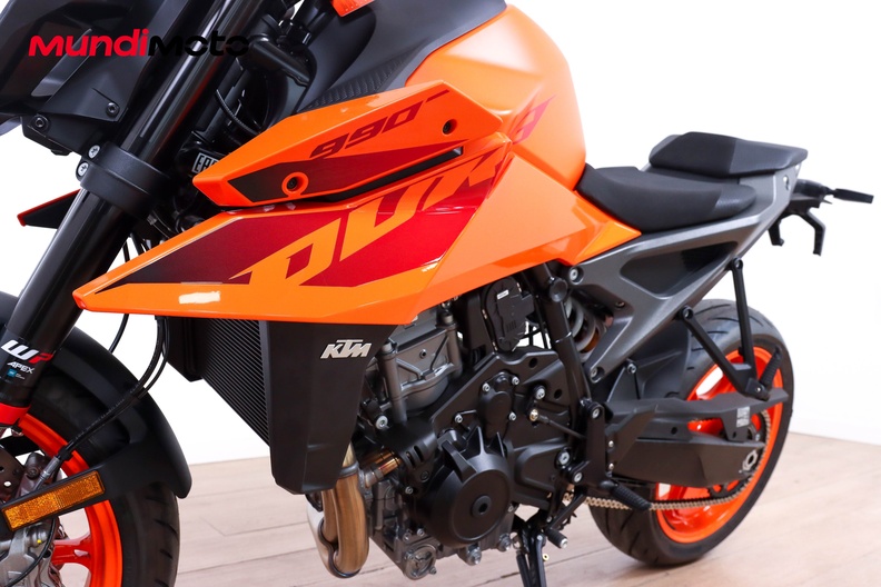Motorbike image 3