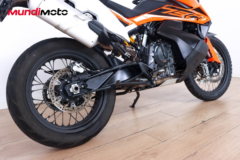 Motorbike image 3