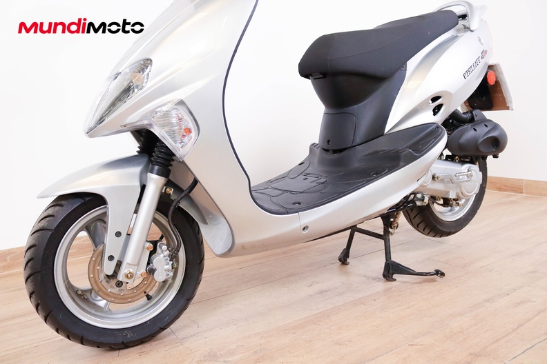 Motorbike image 9